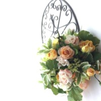 花雑貨を販売します。ナチュラルでエレガントな雰囲気を大切に。作品のなかに「癒し」をみつけてください。