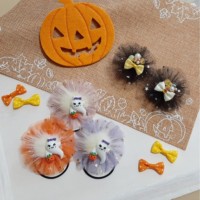 使うリボンやチュールの色の組み合わせ、バランスにもこだわったヘアアクセサリーや小物雑貨を販売します。目にしたとき、自然と笑顔になれるようなワクワクをみつけてください。